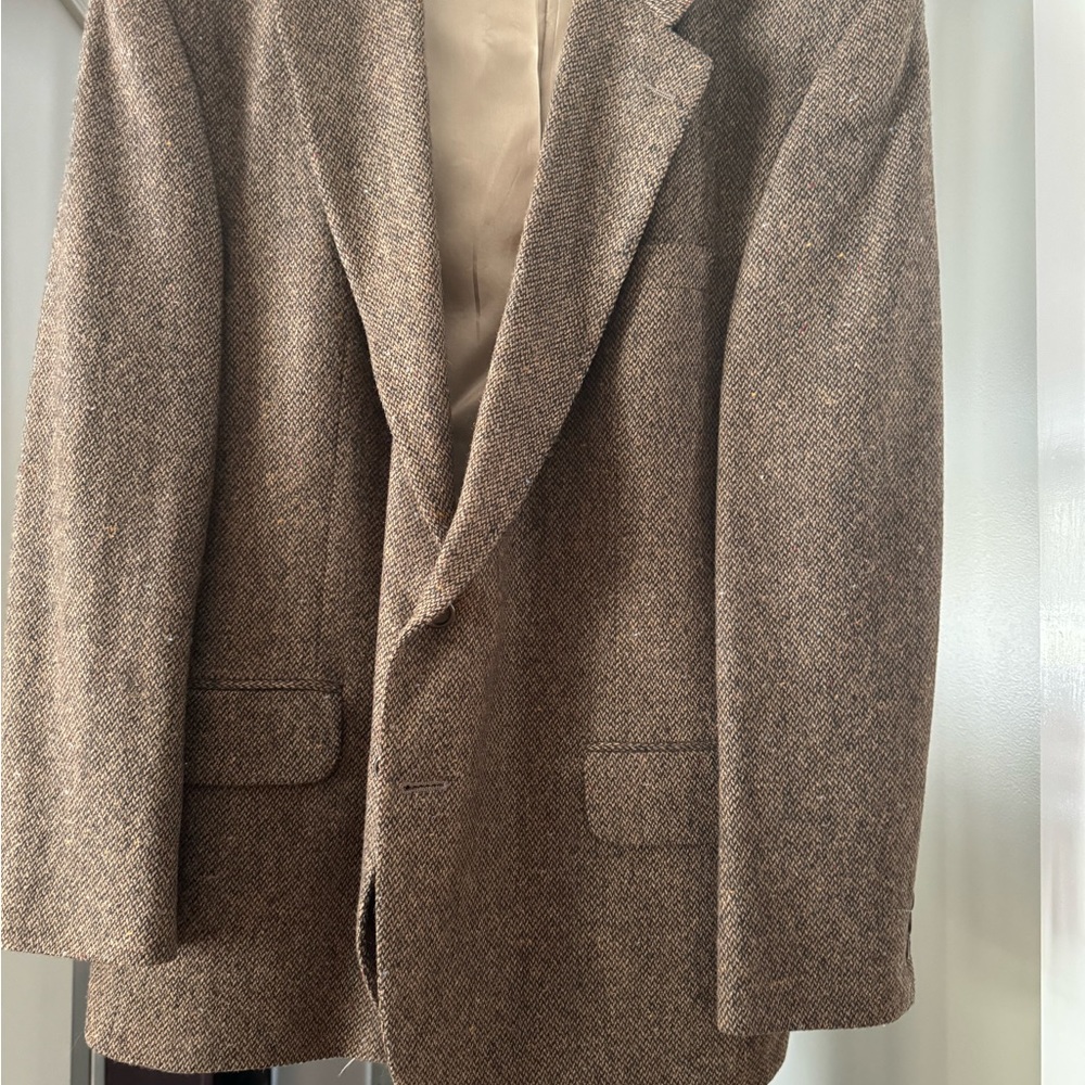 Two men’s wool sport jackets 44R   Perfect condition just don’t wear them